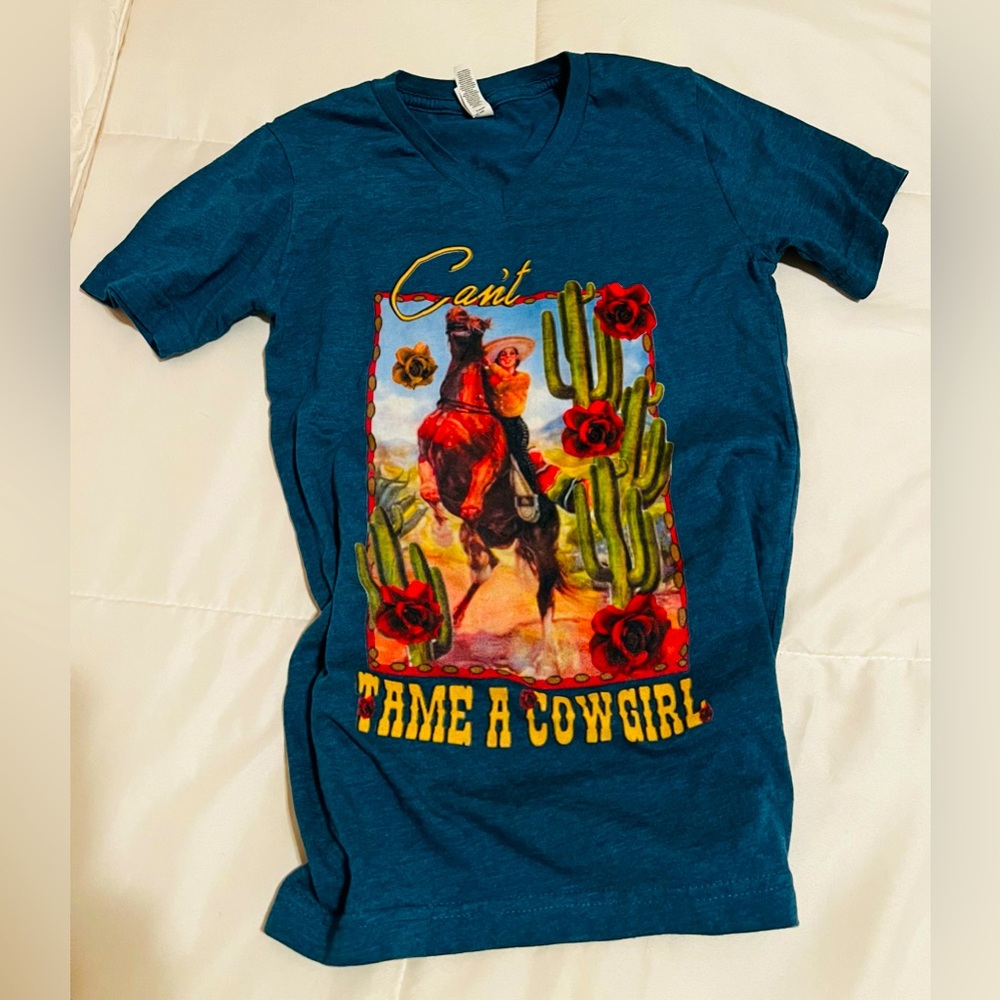 Bella Canvas V-neck Graphic T-Shirt | Women’s Size XS | Teal Blue Heather